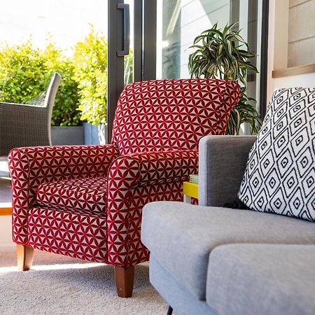 Deluxe Inner-City Apartment On Moray 더니든 외부 사진