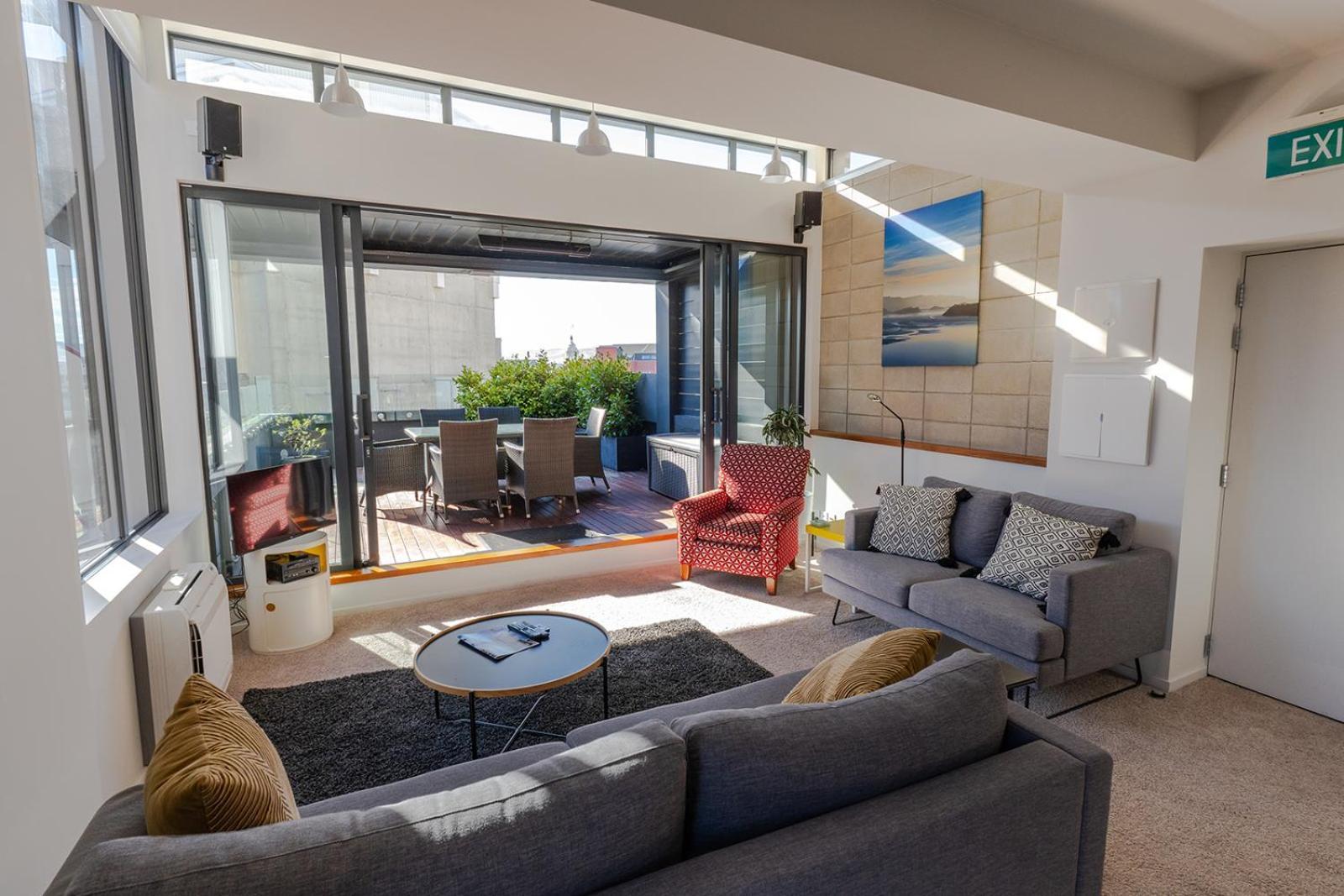 Deluxe Inner-City Apartment On Moray 더니든 외부 사진